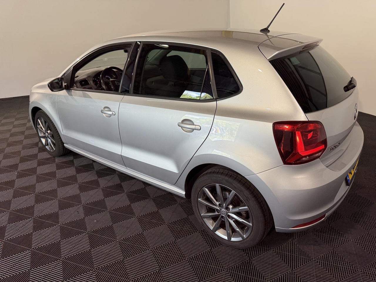 Volkswagen Polo 1.2 TSI First Edition | 304.410 km | 2014 | 4-XKK-84 - Hatchback: picture 2 Volkswagen Polo 1.2 TSI First Edition | 304.410 km | 2014 | 4-XKK-84 - Hatchback: picture 2