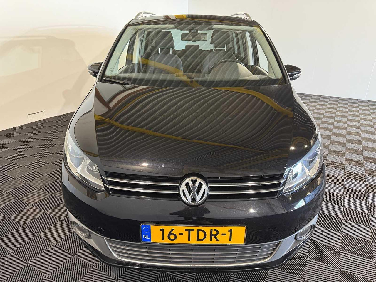 Volkswagen Touran 1.2 TSI Highline BlueMotion 16-TDR-1 - Car: picture 2 Volkswagen Touran 1.2 TSI Highline BlueMotion 16-TDR-1 - Car: picture 2