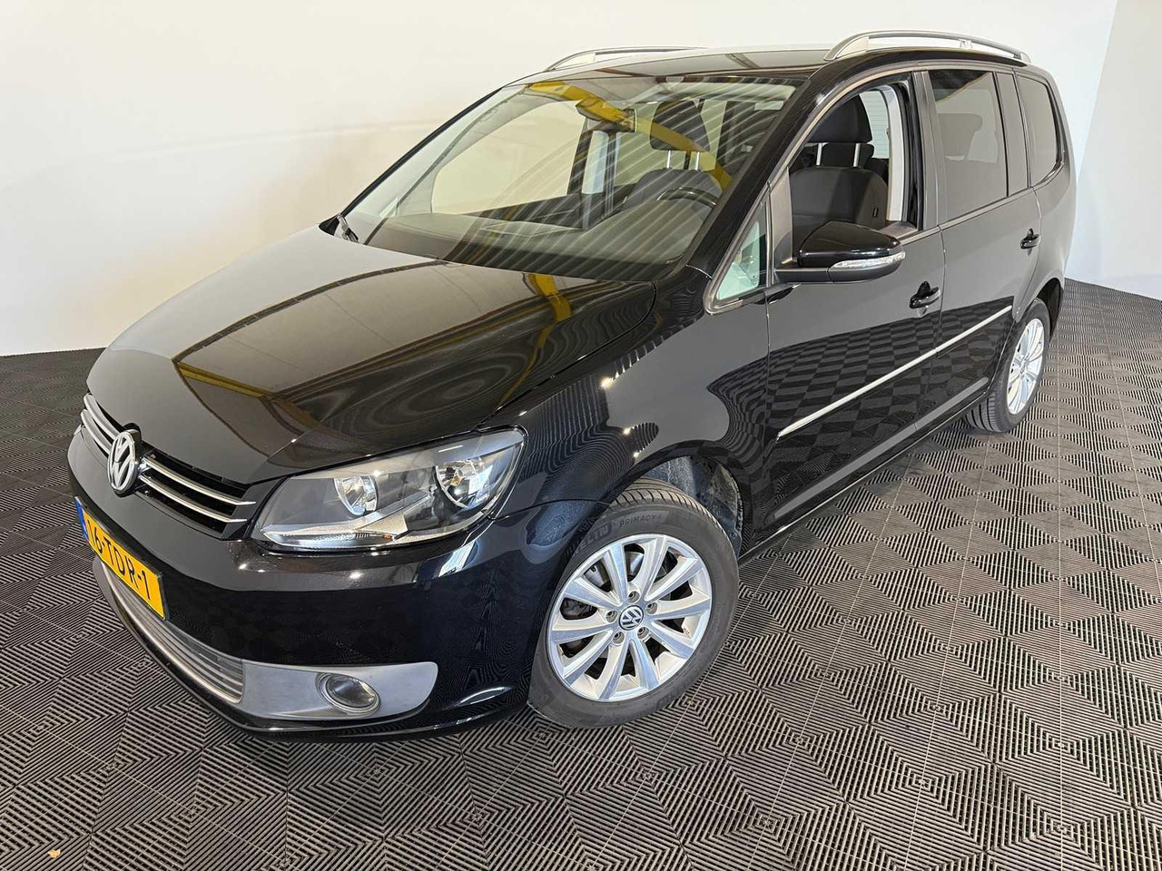 Volkswagen Touran 1.2 TSI Highline BlueMotion 16-TDR-1 - Car: picture 1 Volkswagen Touran 1.2 TSI Highline BlueMotion 16-TDR-1 - Car: picture 1