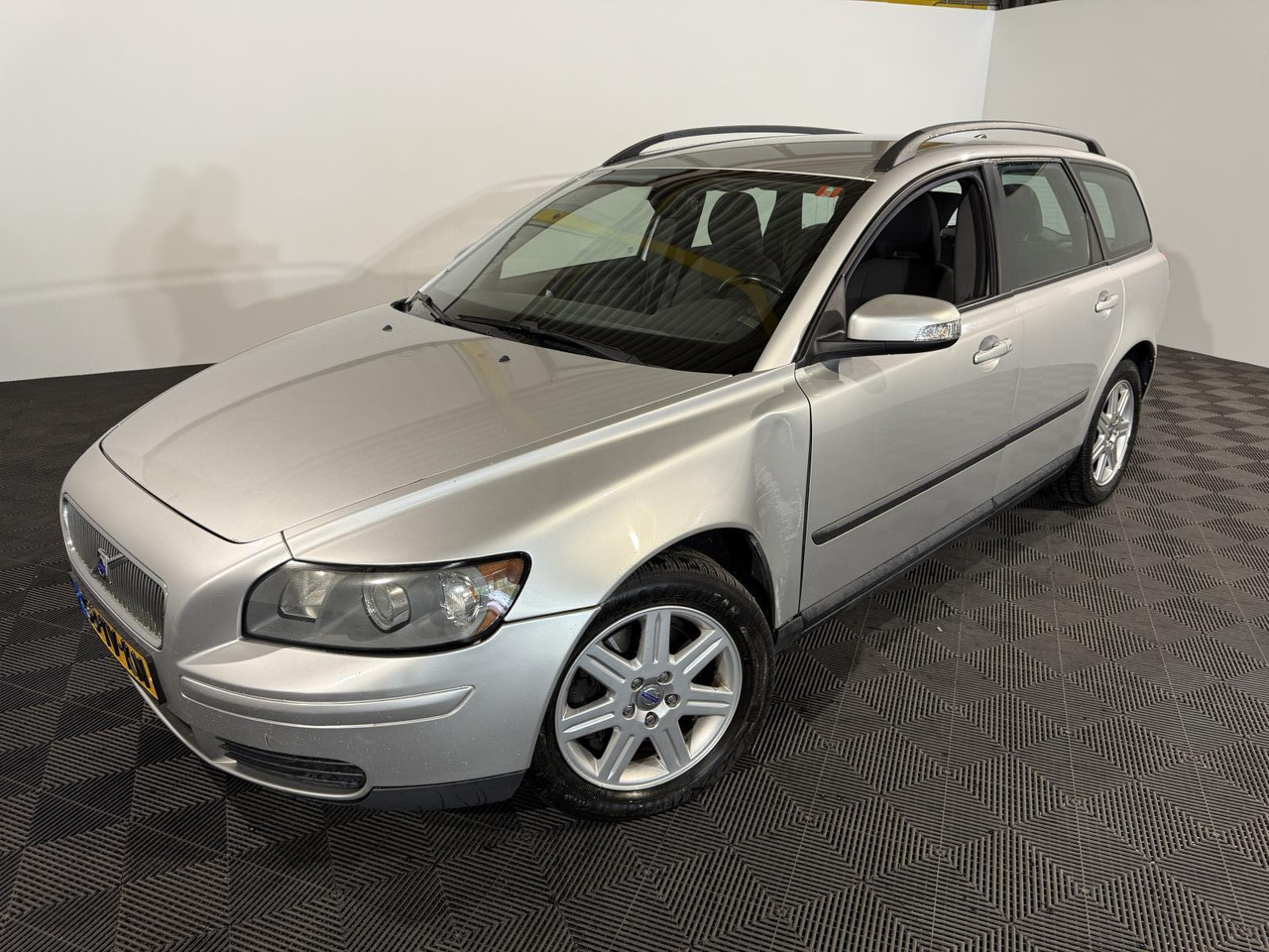 Volvo | V50 | 2.4i Kinetic | 2007 | 281.648 km | 53TVKN | Logisch - Car: picture 1 Volvo | V50 | 2.4i Kinetic | 2007 | 281.648 km | 53TVKN | Logisch - Car: picture 1