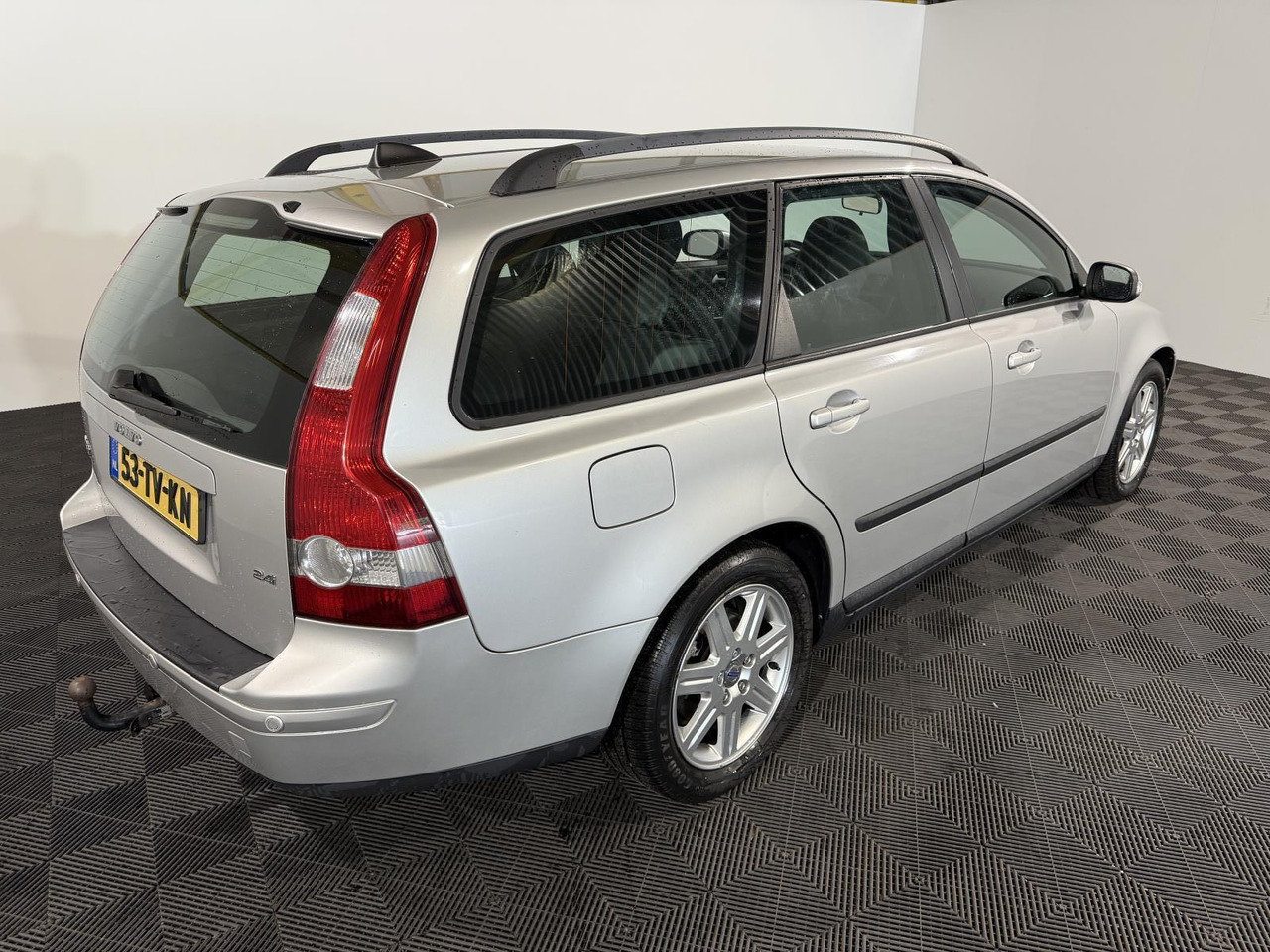 Volvo | V50 | 2.4i Kinetic | 2007 | 281.648 km | 53TVKN | Logisch - Car: picture 4 Volvo | V50 | 2.4i Kinetic | 2007 | 281.648 km | 53TVKN | Logisch - Car: picture 4
