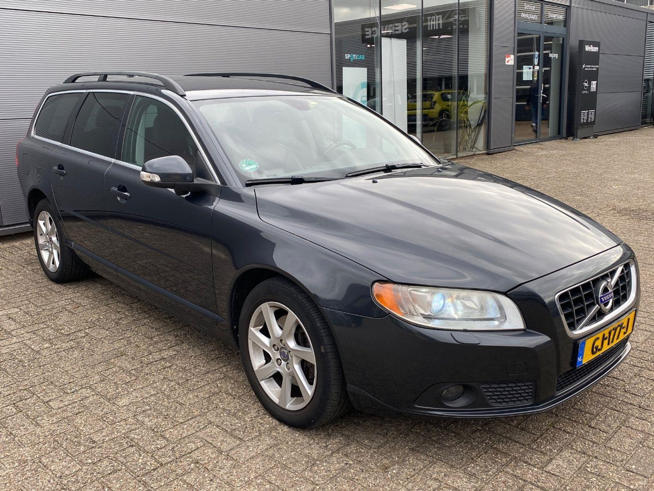 Volvo V70 2.0 D3 Summum | 2011 | 382.199 km | Automaat | GJ177J | NAP: Geen oordeel - Car: picture 2 Volvo V70 2.0 D3 Summum | 2011 | 382.199 km | Automaat | GJ177J | NAP: Geen oordeel - Car: picture 2