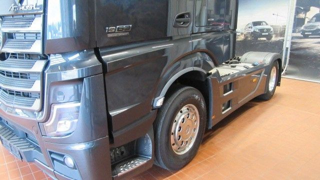 Mercedes-Benz 1863 LS Driver Extent + Sondermodel - Tractor unit: picture 4 Mercedes-Benz 1863 LS Driver Extent + Sondermodel - Tractor unit: picture 4