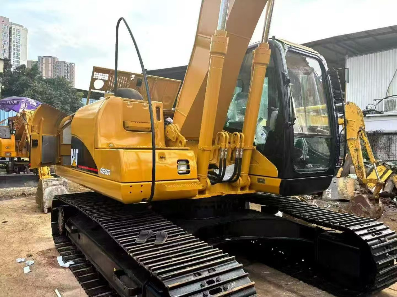 CATPILLAR 320CL - Crawler excavator: picture 2 CATPILLAR 320CL - Crawler excavator: picture 2