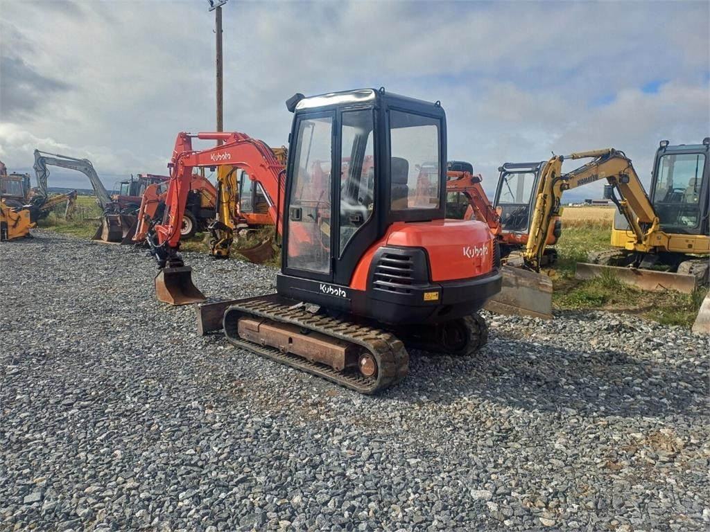 Kubota Kx121-2 Kallistuvalla s40 liittimellä - Mini excavator: picture 3 Kubota Kx121-2 Kallistuvalla s40 liittimellä - Mini excavator: picture 3