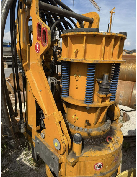Bauer BG 23 H - Drilling rig: picture 4 Bauer BG 23 H - Drilling rig: picture 4