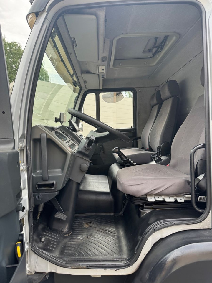 MAN 8. 163 /L2000/LBW-2T./2xAHK - Curtain side van: picture 5 MAN 8. 163 /L2000/LBW-2T./2xAHK - Curtain side van: picture 5