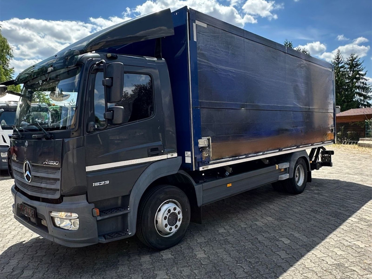 Mercedes-Benz Atego 1523/Klima/LBW/GT-Zertifiziert/2xAHK - Beverage truck: picture 2 Mercedes-Benz Atego 1523/Klima/LBW/GT-Zertifiziert/2xAHK - Beverage truck: picture 2
