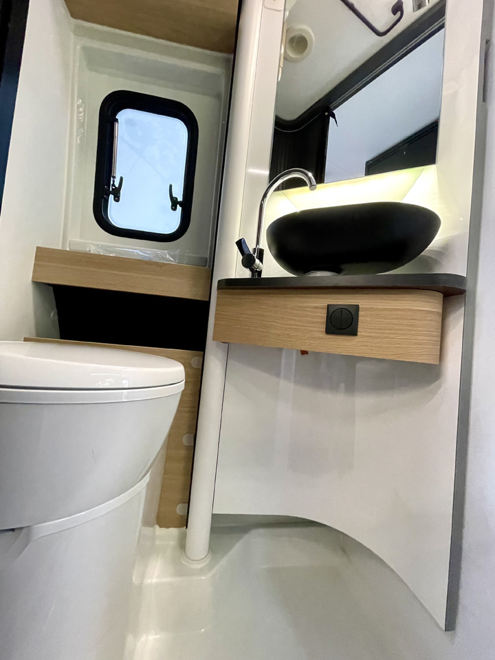 New Camper van ADRIA MAX 680 SGX: picture 14