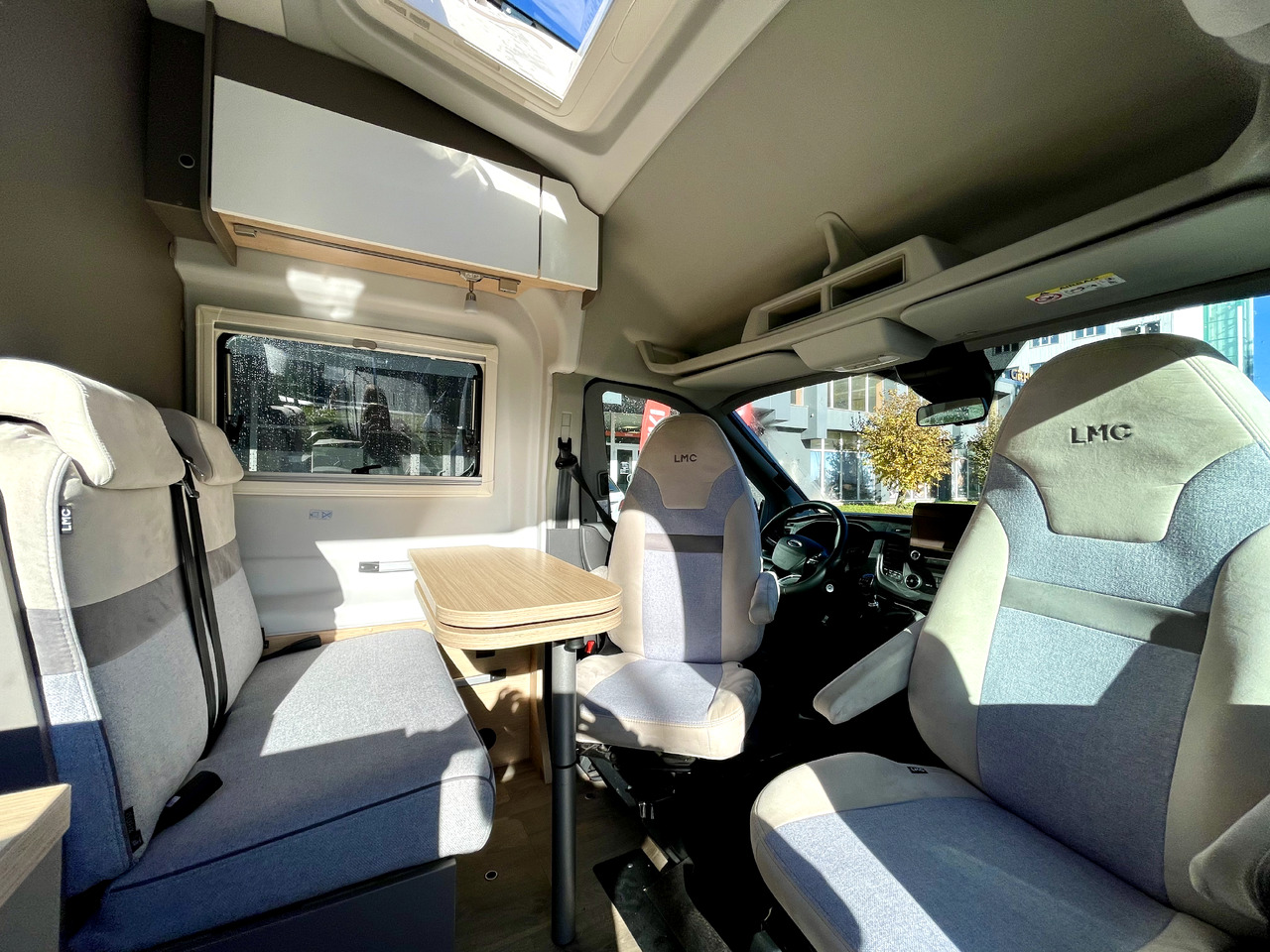 Camper van LMC Innovan 590C: picture 8