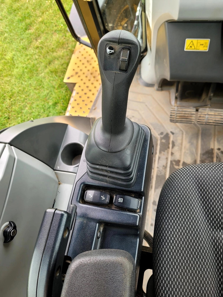 CATERPILLAR 432 - Backhoe loader: picture 3 CATERPILLAR 432 - Backhoe loader: picture 3
