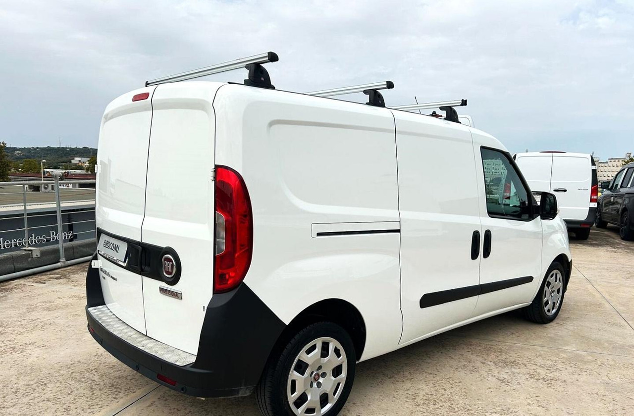 Fiat Doblò Maxi 1.6 mjt 105 cv 3 posti - Small van: picture 5 Fiat Doblò Maxi 1.6 mjt 105 cv 3 posti - Small van: picture 5