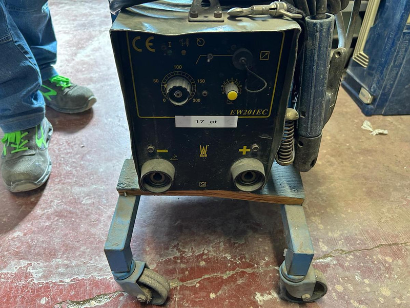 Lincoln EW201EC - Construction machinery: picture 3 Lincoln EW201EC - Construction machinery: picture 3