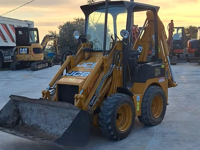 JCB 1CX - Backhoe loader: picture 1 JCB 1CX - Backhoe loader: picture 1