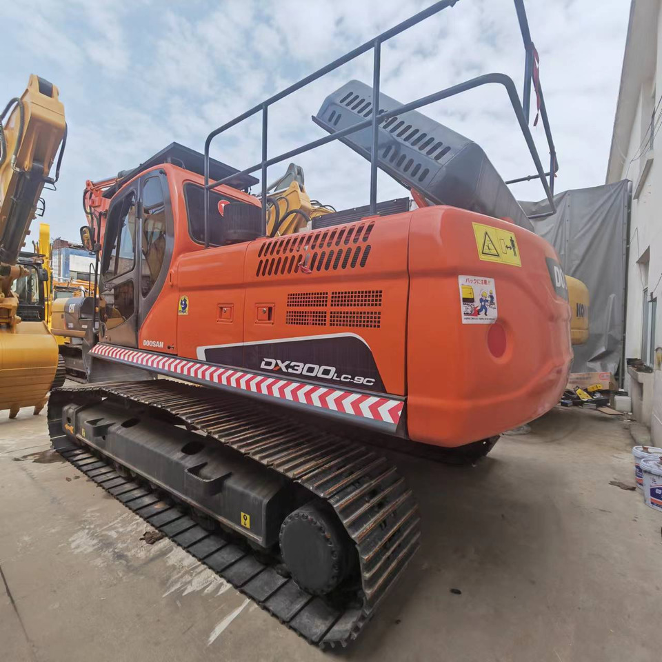 DOOSAN DX300 - Crawler excavator: picture 1 DOOSAN DX300 - Crawler excavator: picture 1