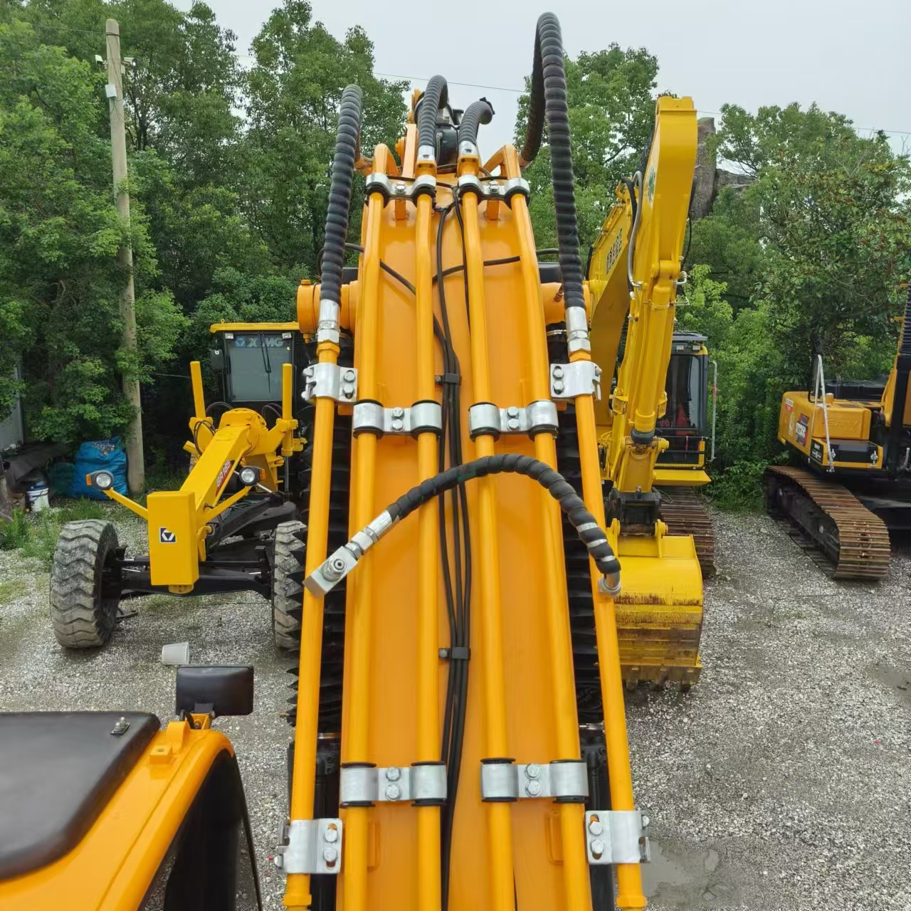 Crawler excavator HYUNDAI R220LC-9S: picture 8