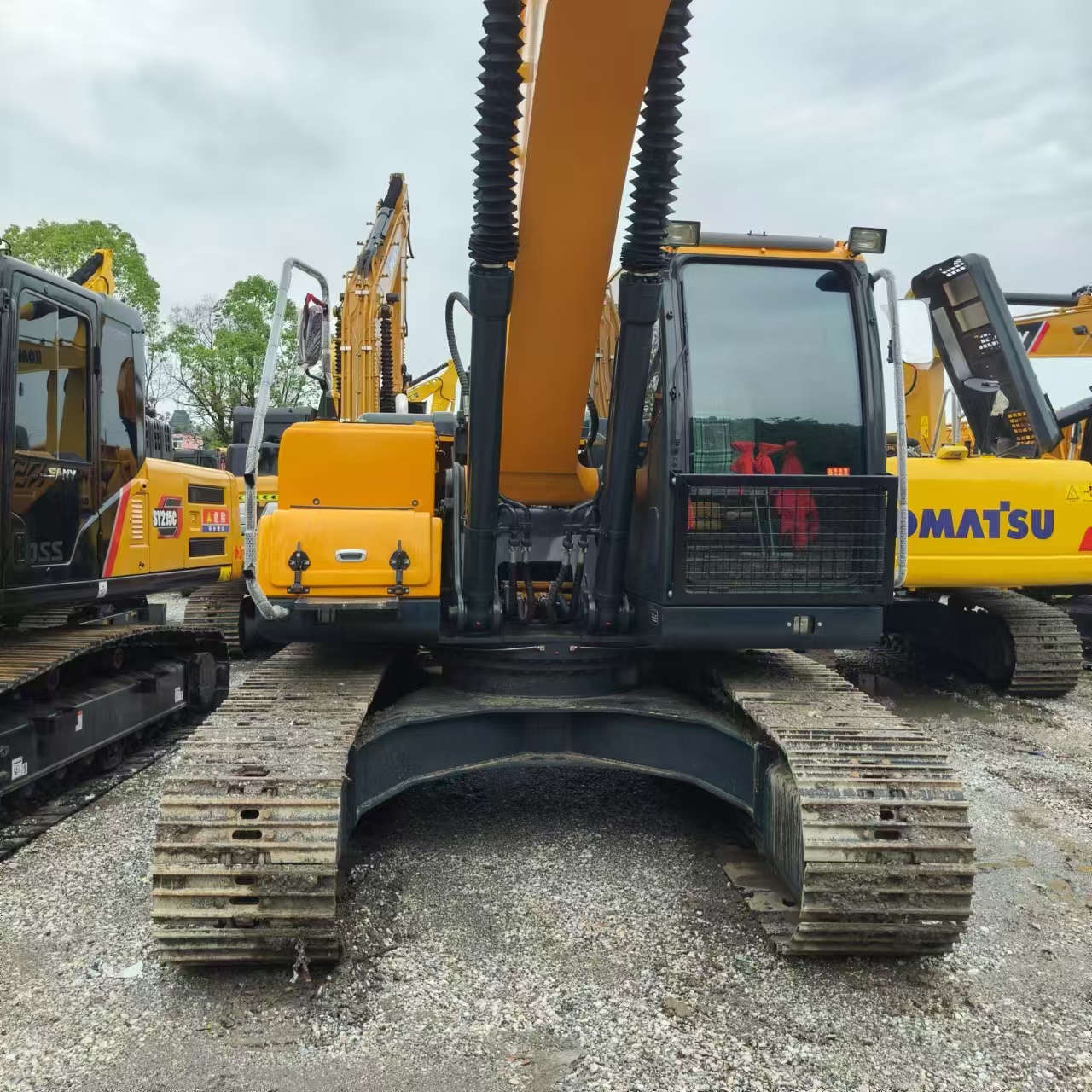 Crawler excavator HYUNDAI R220LC-9S: picture 9