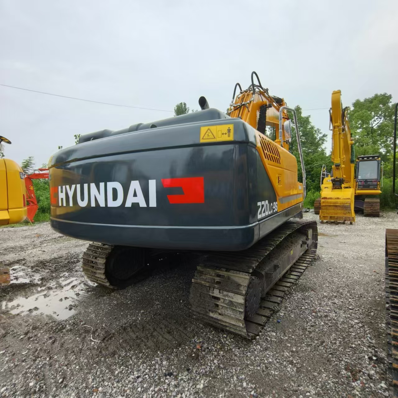 Crawler excavator HYUNDAI R220LC-9S: picture 16