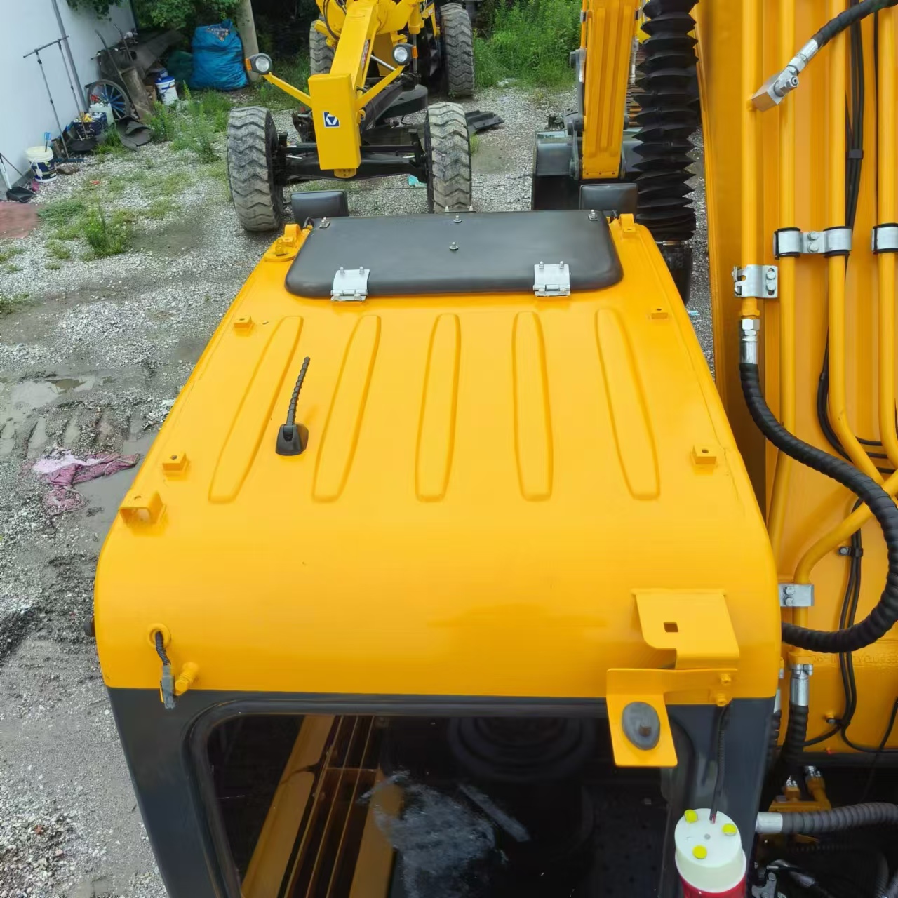 Crawler excavator HYUNDAI R220LC-9S: picture 17