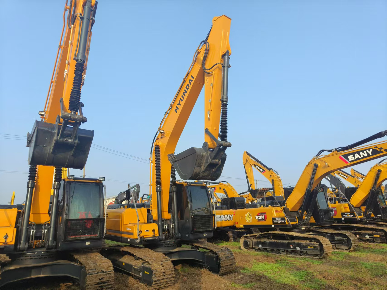 HYUNDAI ROBEX 220LC-9S - Crawler excavator: picture 2 HYUNDAI ROBEX 220LC-9S - Crawler excavator: picture 2