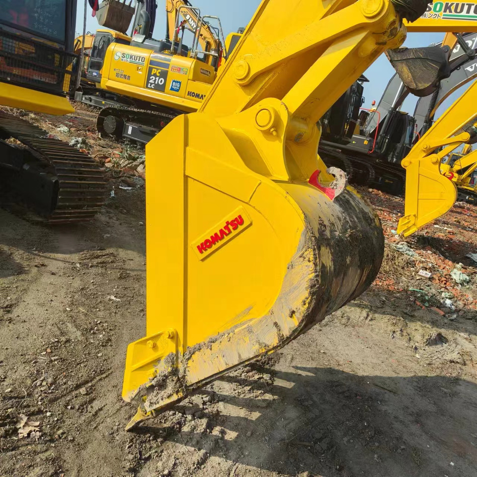 Crawler excavator KOMATSU PC200: picture 20