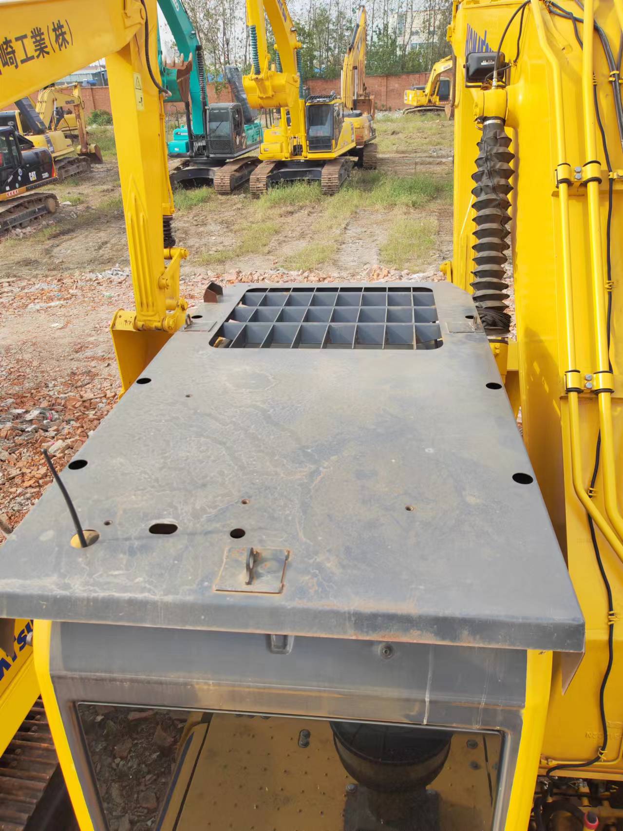 Crawler excavator KOMATSU PC200: picture 9 Crawler excavator KOMATSU PC200: picture 9