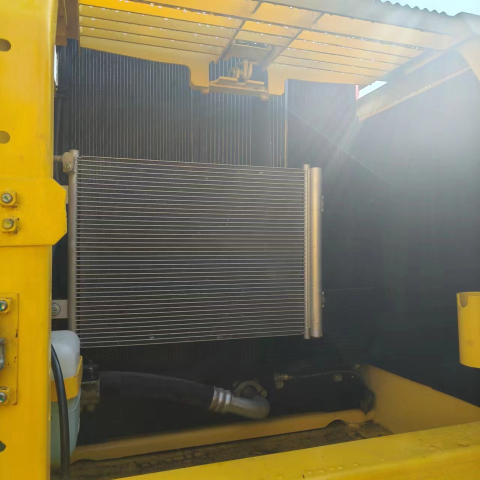 Crawler excavator KOMATSU PC200: picture 13