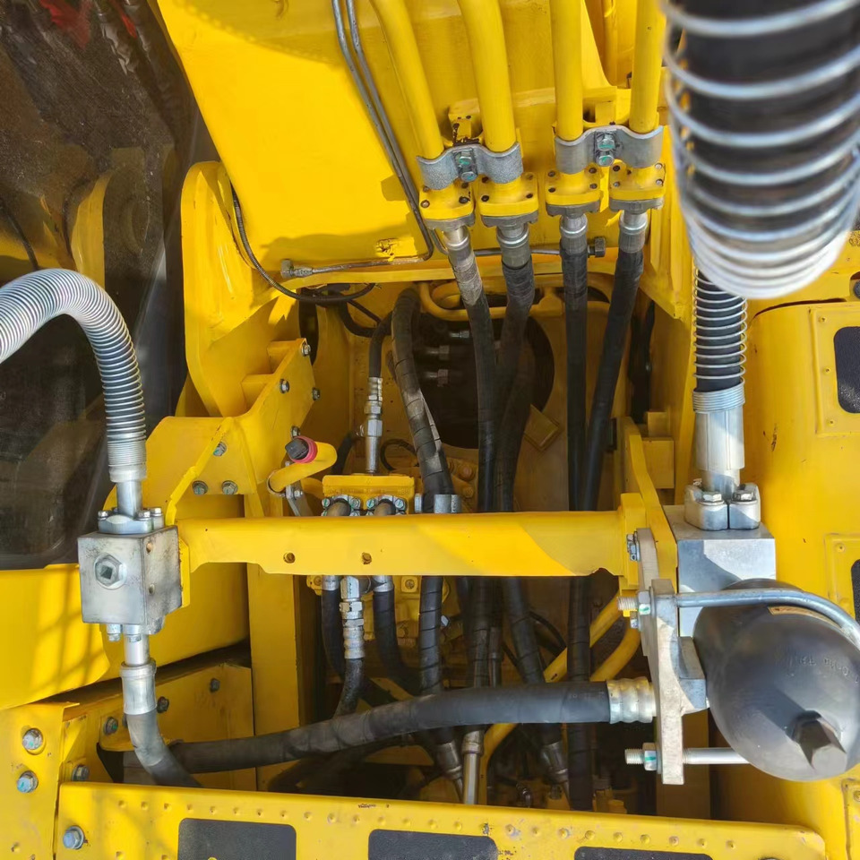 Crawler excavator KOMATSU PC200: picture 21