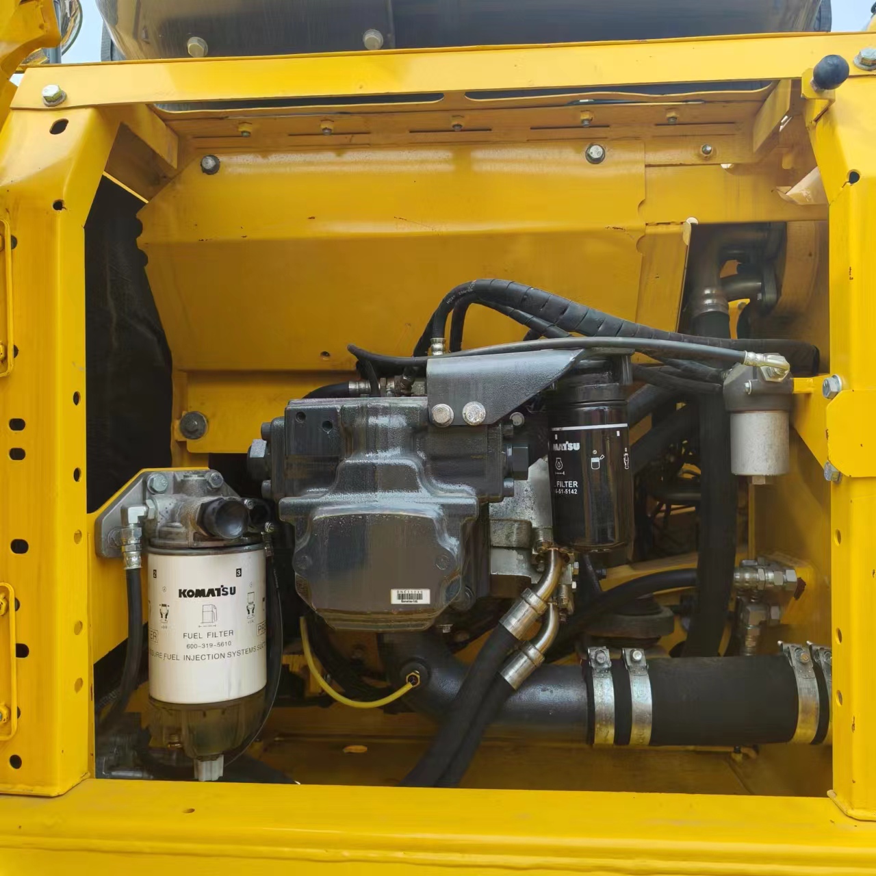 KOMATSU PC240 - Crawler excavator: picture 5 KOMATSU PC240 - Crawler excavator: picture 5