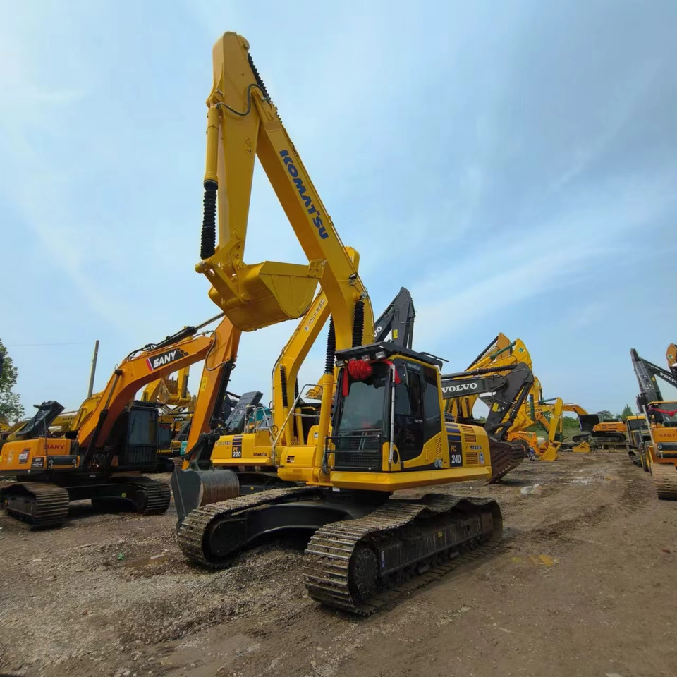 KOMATSU PC240LC-8 - Crawler excavator: picture 4 KOMATSU PC240LC-8 - Crawler excavator: picture 4