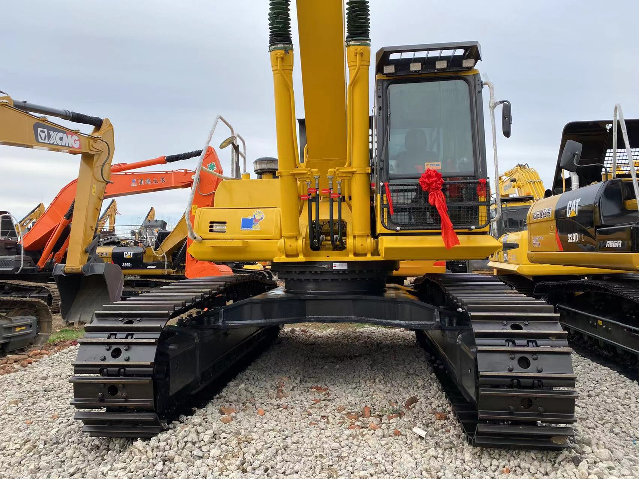 KOMATSU PC450 - Crawler excavator: picture 3 KOMATSU PC450 - Crawler excavator: picture 3