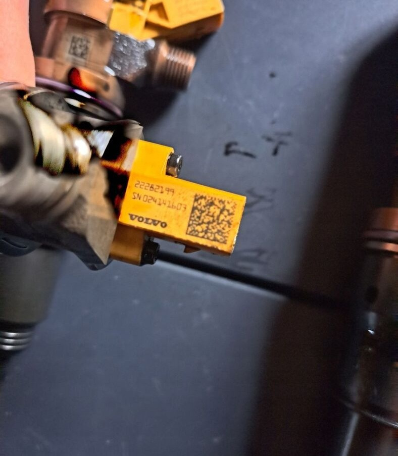 Delphi POMPOWTRYSKIWACZE WTRYSKI VOLVO FM 4 RENAULT GAMA - Injector for Truck: picture 2 Delphi POMPOWTRYSKIWACZE WTRYSKI VOLVO FM 4 RENAULT GAMA - Injector for Truck: picture 2