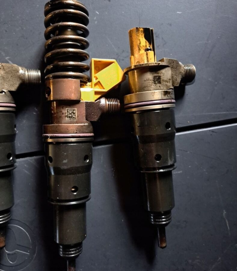 Delphi POMPOWTRYSKIWACZE WTRYSKI VOLVO FM 4 RENAULT GAMA - Injector for Truck: picture 3 Delphi POMPOWTRYSKIWACZE WTRYSKI VOLVO FM 4 RENAULT GAMA - Injector for Truck: picture 3