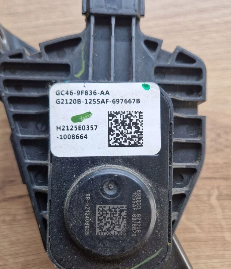 Ford F-MAX CARGO GC46-9F836-AA Ford F-MAX CARGO - Pedal for Truck: picture 3 Ford F-MAX CARGO GC46-9F836-AA Ford F-MAX CARGO - Pedal for Truck: picture 3