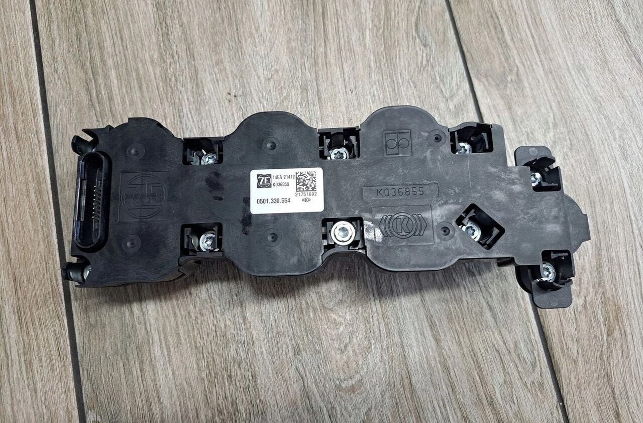 MODUŁ BLOK ELEKTRONIKA WYBIERAKA SKRZYNI BIEGÓW ZF TRAXON 0501.330.554 ZF TRAXON - Transmission for Truck: picture 3 MODUŁ BLOK ELEKTRONIKA WYBIERAKA SKRZYNI BIEGÓW ZF TRAXON 0501.330.554 ZF TRAXON - Transmission for Truck: picture 3