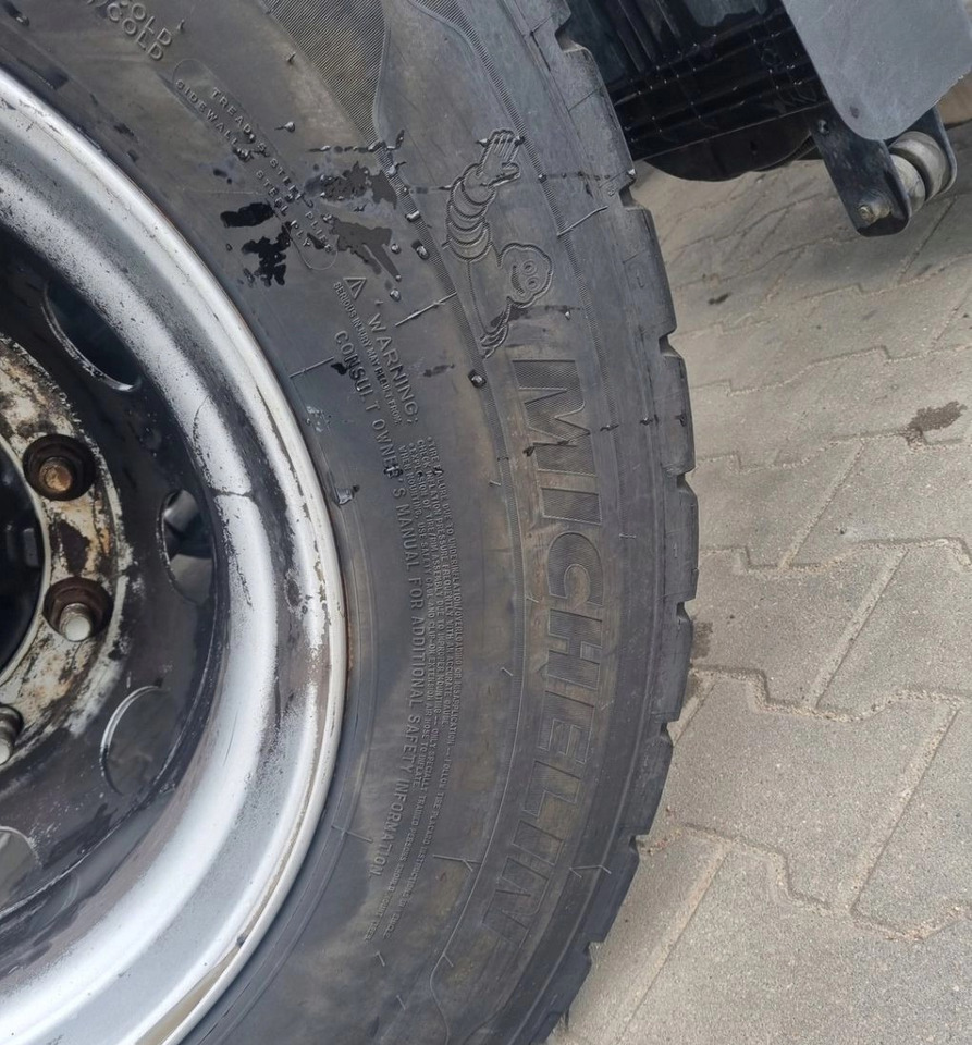 OPONY TYŁ NAPĘDOWE MICHELIN X MULTI ENERGY D2 315/70/22.5 4 szt. - Tire: picture 3 OPONY TYŁ NAPĘDOWE MICHELIN X MULTI ENERGY D2 315/70/22.5 4 szt. - Tire: picture 3
