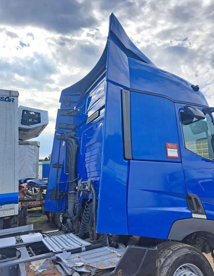 OWIEWKI KABINY KOMPLET RENAULT GAMA T RANGE - Aerodynamics/ Spoiler: picture 1 OWIEWKI KABINY KOMPLET RENAULT GAMA T RANGE - Aerodynamics/ Spoiler: picture 1