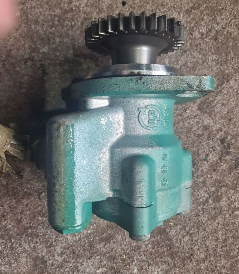 POMPA WSPOMAGANIA VOLVO FL D8K RENAULT GAMA D E6 21737267 - Steering pump for Truck: picture 3 POMPA WSPOMAGANIA VOLVO FL D8K RENAULT GAMA D E6 21737267 - Steering pump for Truck: picture 3