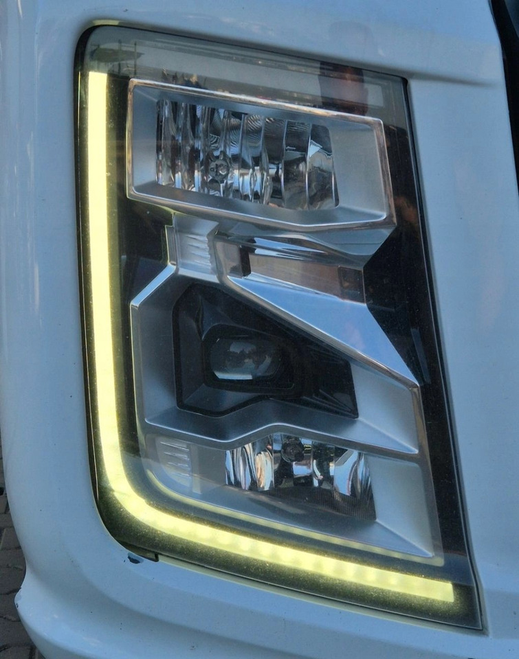 REFLEKTOR LAMPA PRAWA FORD F MAX LED XENON - Headlight: picture 1 REFLEKTOR LAMPA PRAWA FORD F MAX LED XENON - Headlight: picture 1