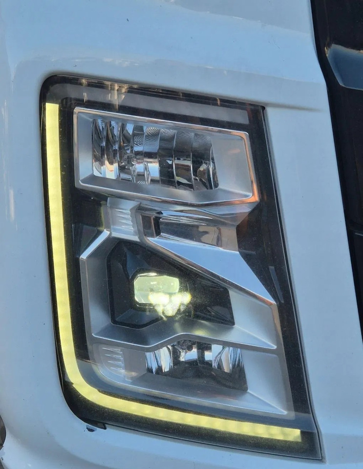 REFLEKTOR LAMPA PRAWA FORD F MAX LED XENON - Headlight: picture 2 REFLEKTOR LAMPA PRAWA FORD F MAX LED XENON - Headlight: picture 2
