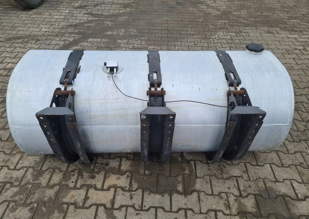 Renault 21516457 Premium Magnum DXI Gama T Volvo FH 13 730L - Fuel tank: picture 2 Renault 21516457 Premium Magnum DXI Gama T Volvo FH 13 730L - Fuel tank: picture 2