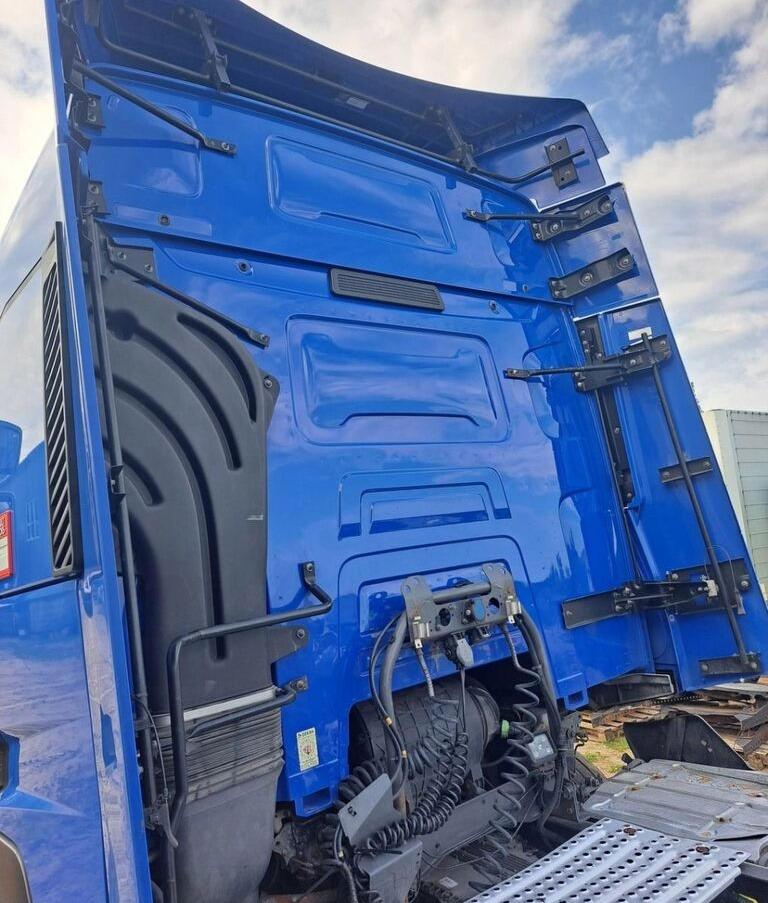 Renault GAMA-T Renault - Aerodynamics/ Spoiler for Truck: picture 5 Renault GAMA-T Renault - Aerodynamics/ Spoiler for Truck: picture 5