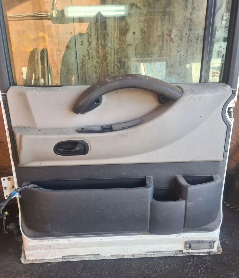 Renault PRAWE KOMPLETNE MAGNUM DXI 13 LIFT VEGA Renault RENAULT MAGNUM DXI 13 LIFT VEGA - Door and parts for Truck: picture 2 Renault PRAWE KOMPLETNE MAGNUM DXI 13 LIFT VEGA Renault RENAULT MAGNUM DXI 13 LIFT VEGA - Door and parts for Truck: picture 2