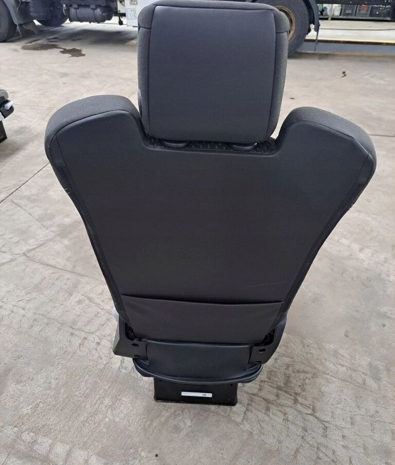 Renault SIEDZENIE KIEROWCY Renault RANGE GAMA T C K - Seat for Truck: picture 3 Renault SIEDZENIE KIEROWCY Renault RANGE GAMA T C K - Seat for Truck: picture 3