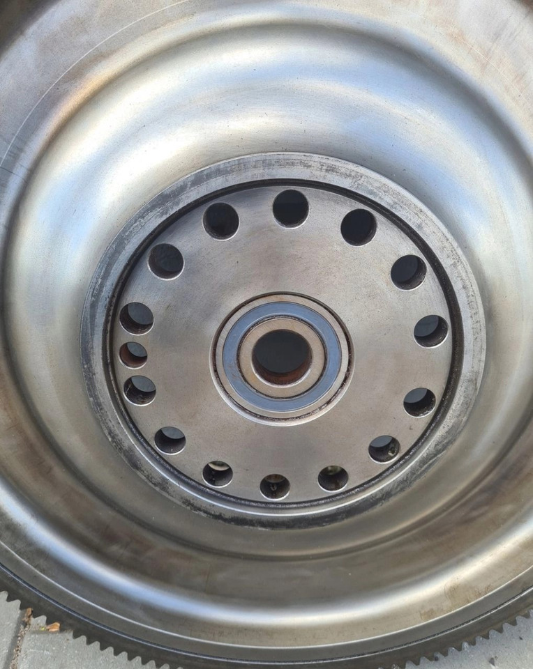 VOLVO FH 16 FM 16 EURO 5 AUTOMAT - Flywheel: picture 4 VOLVO FH 16 FM 16 EURO 5 AUTOMAT - Flywheel: picture 4