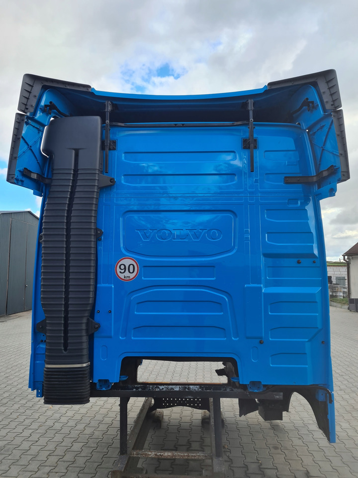 VOLVO KABINA KOMPLETNA VOLVO FH 5 EURO 6 I-SAVE GLOBETROTTER - Cab for Curtainsider truck: picture 4 VOLVO KABINA KOMPLETNA VOLVO FH 5 EURO 6 I-SAVE GLOBETROTTER - Cab for Curtainsider truck: picture 4