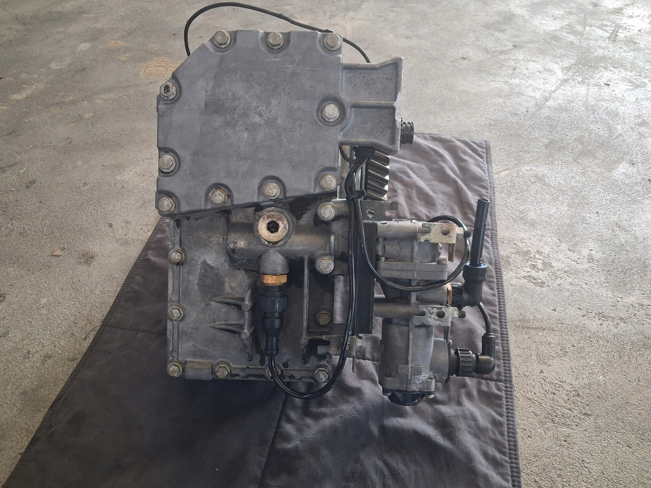 VOLVO RETARDER INTARDER SKRZYNI BIEGÓW I-SHIFT VOLVO FH FM 4 5 RENAULT GAMA T - Gearbox and parts: picture 3 VOLVO RETARDER INTARDER SKRZYNI BIEGÓW I-SHIFT VOLVO FH FM 4 5 RENAULT GAMA T - Gearbox and parts: picture 3