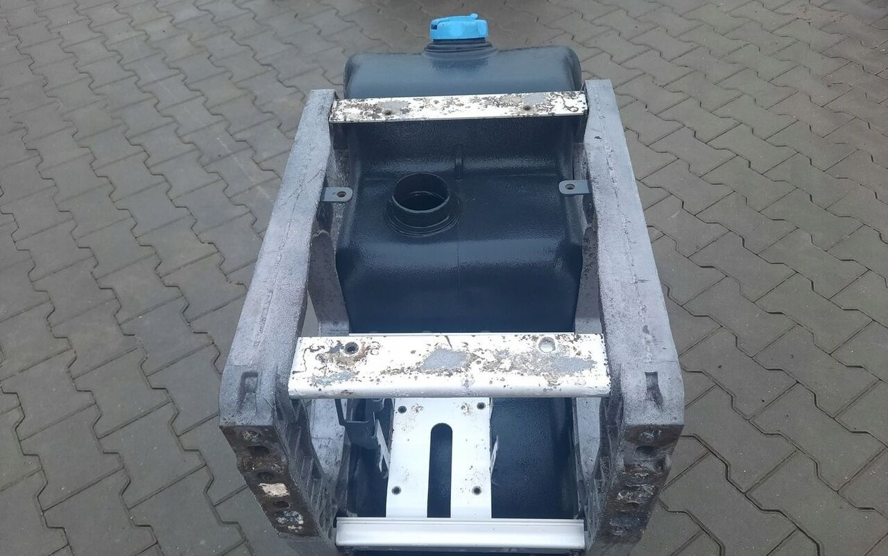 Volvo FH 4 - AdBlue tank for Truck: picture 2 Volvo FH 4 - AdBlue tank for Truck: picture 2