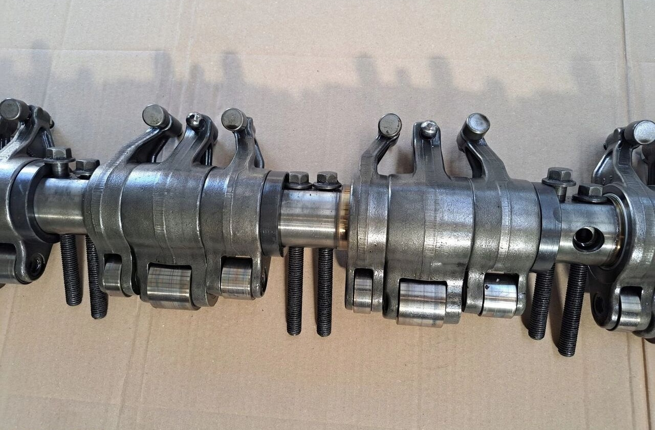 Volvo KLAWIATURA ZAWOROWA DŹWIGIENKI BEZ VEB FH 16 D16E. 24426580 Volvo - Engine and parts for Truck: picture 1 Volvo KLAWIATURA ZAWOROWA DŹWIGIENKI BEZ VEB FH 16 D16E. 24426580 Volvo - Engine and parts for Truck: picture 1