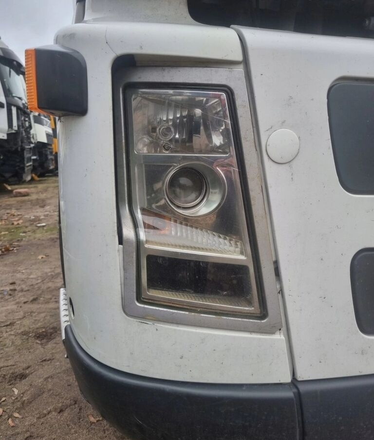 Volvo PRZÓD KOMPLETNY LAMPA OSŁONA Volvo FH FM 7 9 12 13 - Bumper for Truck: picture 2 Volvo PRZÓD KOMPLETNY LAMPA OSŁONA Volvo FH FM 7 9 12 13 - Bumper for Truck: picture 2